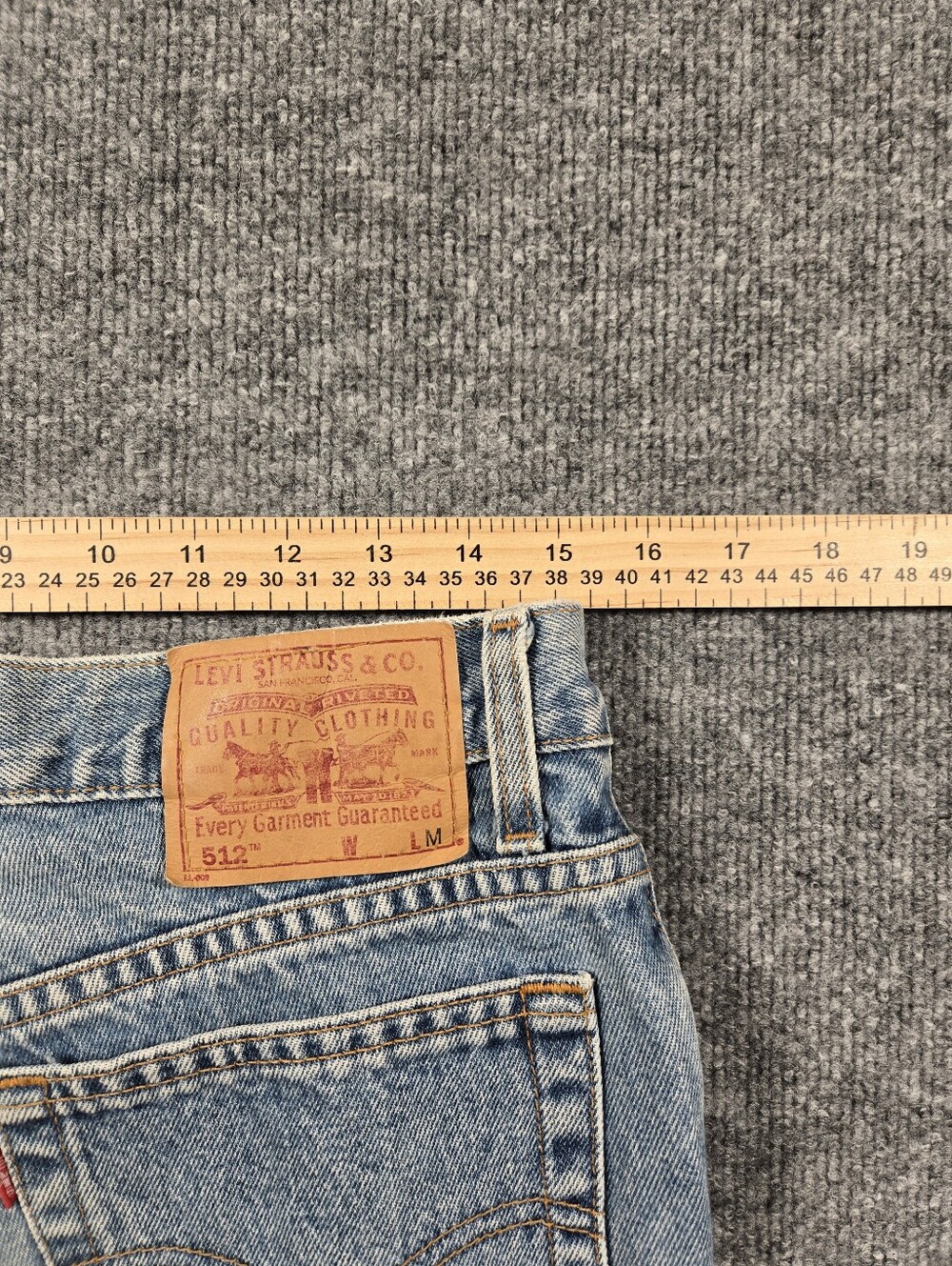 Vintage 90s Levi's 512 Slim Fit Straight Leg Jeans Light Wash‎ Denim Size 13 - Picture 9 of 11